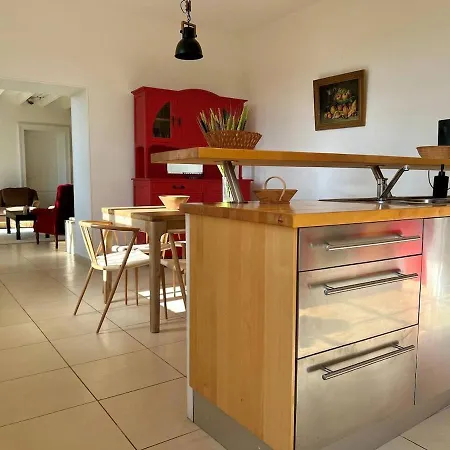 Villa Charmante Maison En Pierre, Proche De St Emilion Montagne
