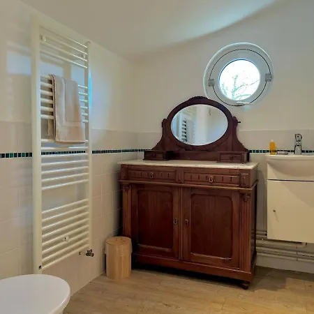 Villa Charmante Maison En Pierre, Proche De St Emilion Montagne