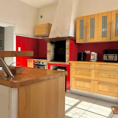 Villa Charmante Maison En Pierre, Proche De St Emilion Montagne (Gironde)